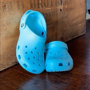 Women’s Crocs, brand new, size 7